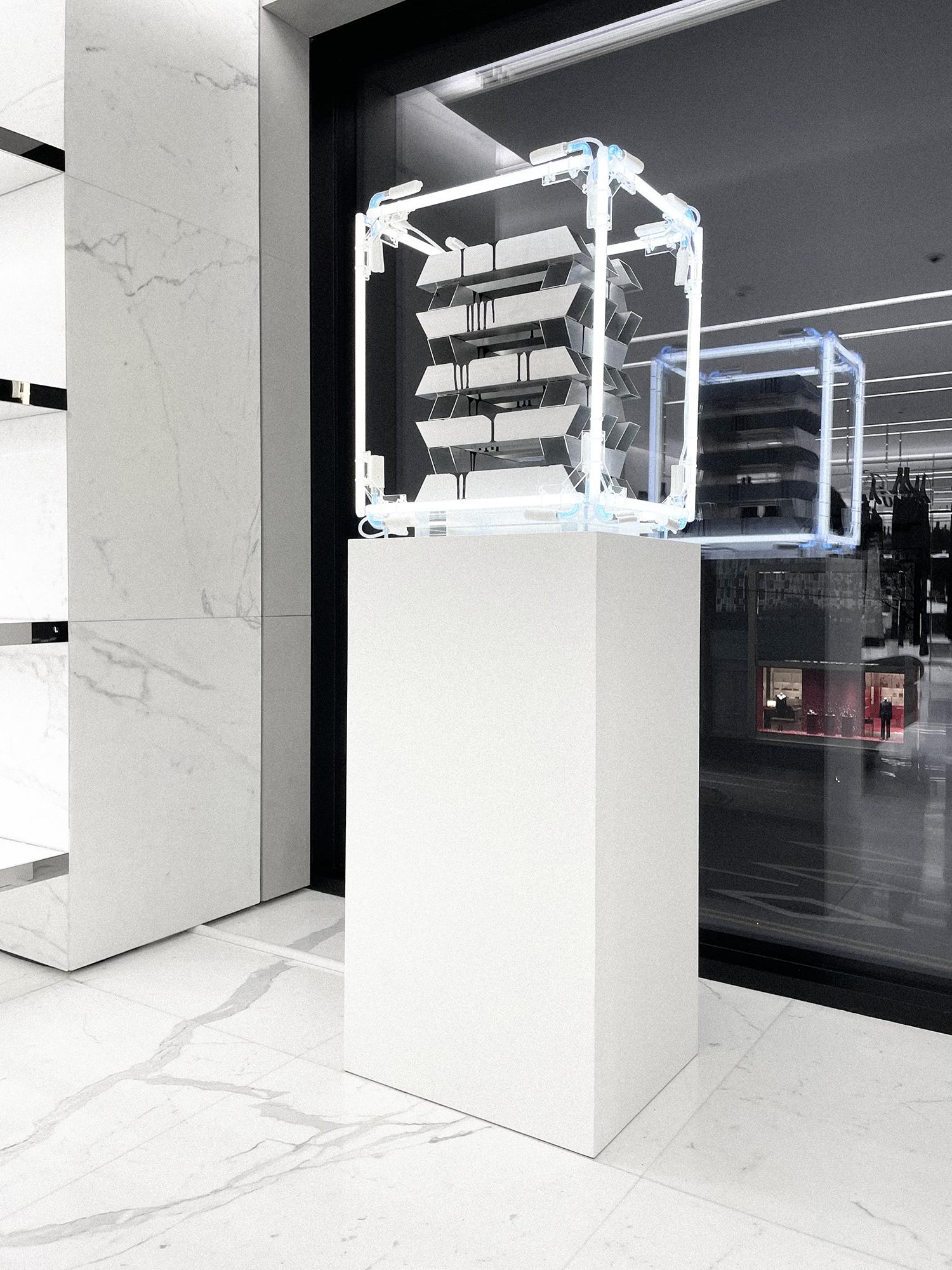 Sculpture Plinth in white Photo